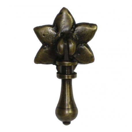 Gado Gado HTP Teardrop Pull w/ Flower Backplate