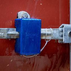 Paclock KiK-TL82A Key-in-Knob/Lever Compatible Hidden Shackle Aluminum Container Door Lock